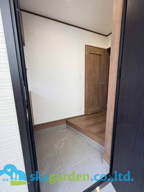 茅ヶ崎市東海岸南4丁目　新築戸建　全5棟D号棟の玄関