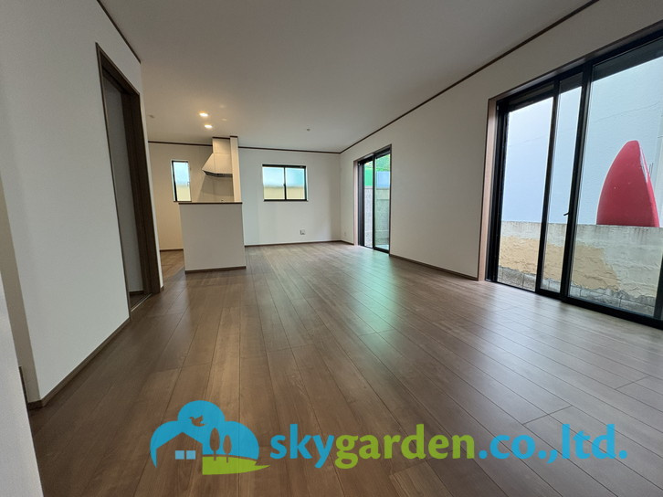 茅ヶ崎市東海岸南4丁目　新築戸建　全5棟D号棟の居間・リビング|こちらのリビングで趣味の時間をお楽しみください