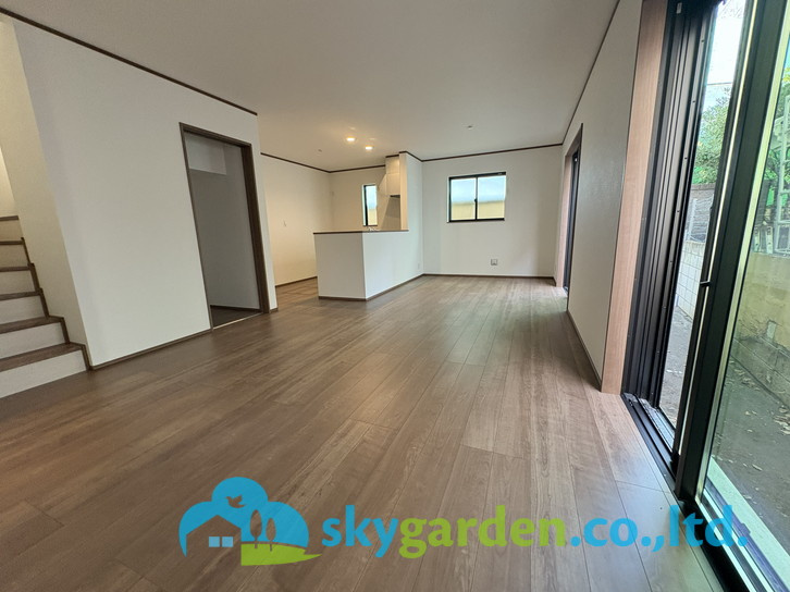 茅ヶ崎市東海岸南4丁目　新築戸建　全5棟D号棟の居間・リビング|こちらのリビングで趣味の時間をお楽しみください