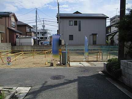 広島市佐伯区五日市中央5丁目　新築一戸建て(全2棟の前面道路含む現地写真