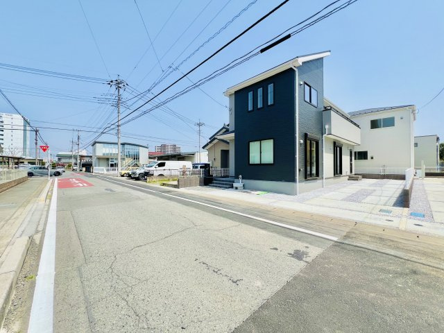 高崎飯塚町の前面道路含む現地写真|車の通りも少なく駐車も楽々♪