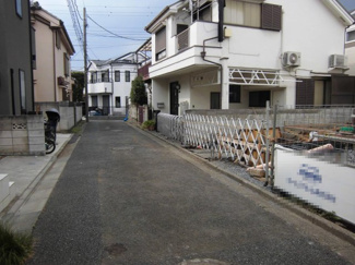 【前面道路含む現地写真】