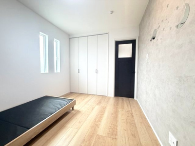 【洋室】 | 堺市中区深阪1丁 | 使い勝手の良い約6帖の洋室。家具の配置もしやすく、個室として快適にお使いいただけます。