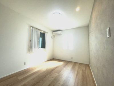 【洋室】 | 堺市中区深阪1丁 | 明るい洋室は子ども部屋や書斎にも最適です。