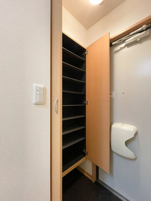 【玄関】 | Ｉ．ヴィレッジ堀崎