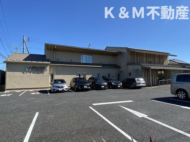 ロックガーデン森Ｄの駐車場|車をお持ちの方に嬉しい駐車場付きの物件です