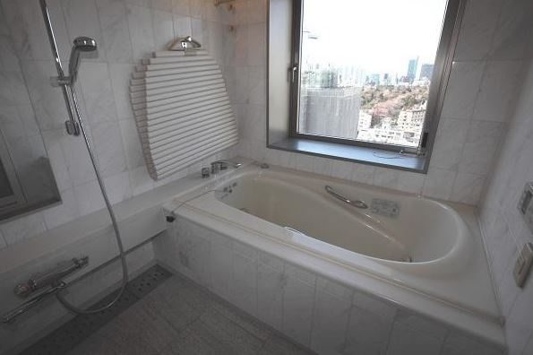 港区西麻布３丁目の賃貸マンションの浴室
