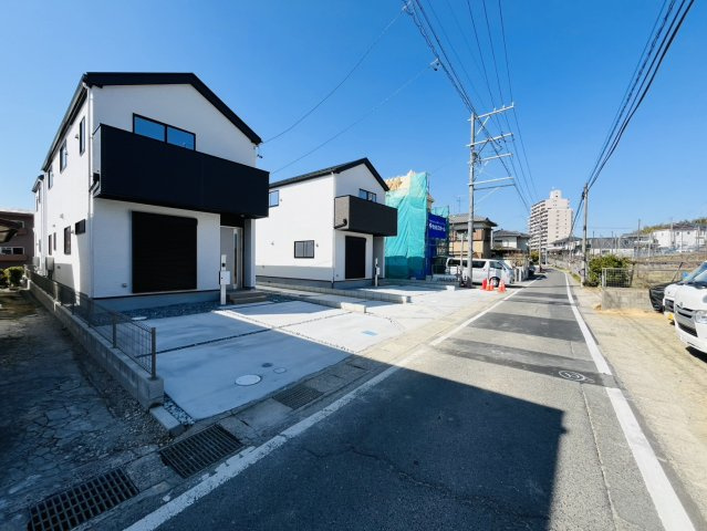 大府市長根町6丁目61番、62番『仲介手数料無料』新築戸建ての前面道路含む現地写真