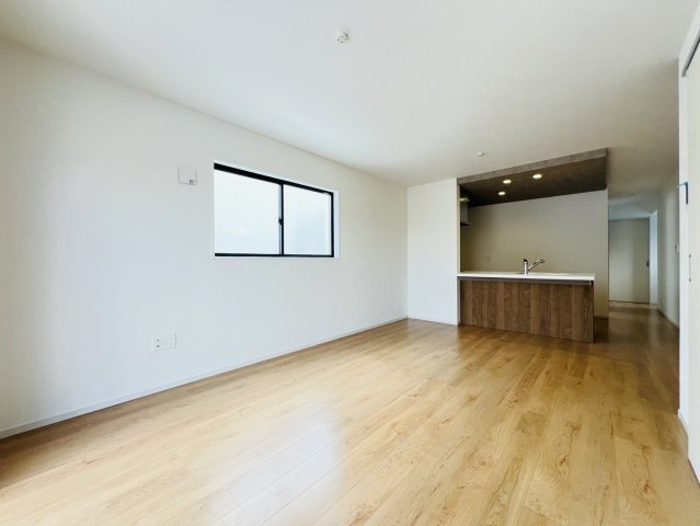 大府市長根町6丁目61番、62番『仲介手数料無料』新築戸建ての居間・リビング