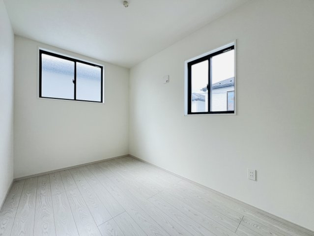 大府市長根町6丁目61番、62番『仲介手数料無料』新築戸建ての洋室