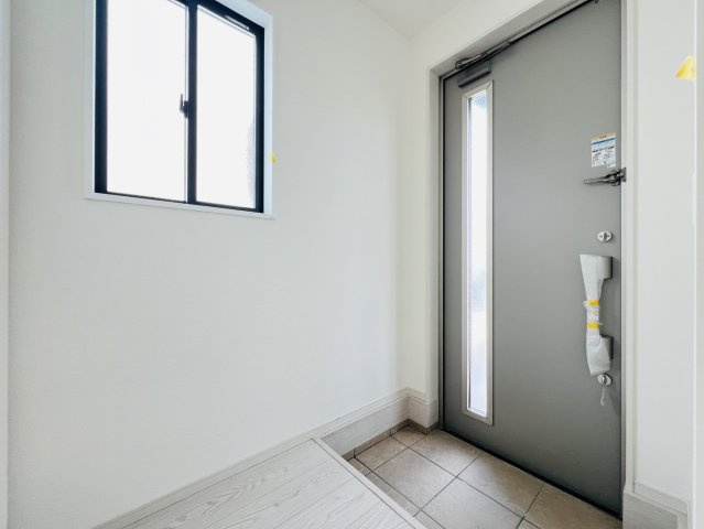 大府市長根町6丁目61番、62番『仲介手数料無料』新築戸建ての玄関