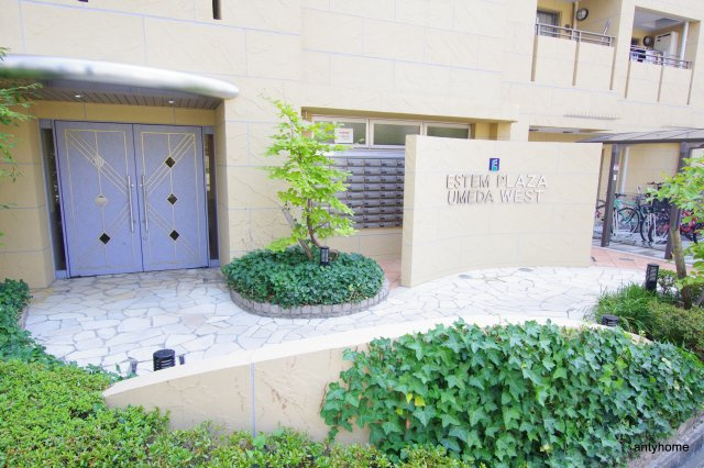 エステムプラザ梅田WEST　仲介手数料無料のエントランス