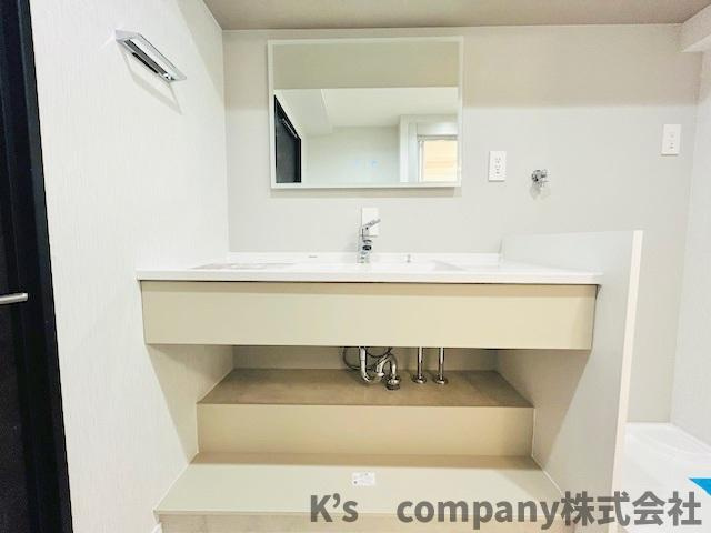 ●茅ヶ崎市今宿　第一ハイツ茅ヶ崎の独立洗面台|ゆとりのある広さの独立洗面台☆