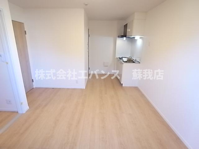 【居間・リビング】 | AJ千葉寺003 | こちらのリビングで趣味の時間をお楽しみください