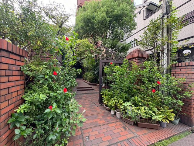 シャトー・デ・ザール・プルファムのエントランス