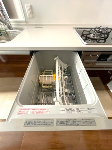 ロイヤルガーデン追手筋のキッチン|食洗機付きのシステムキッチンです。