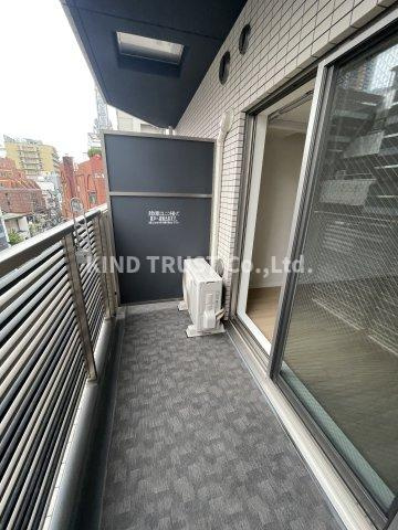 ファーストフィオーレ東梅田のバルコニー|バルコニーがあります