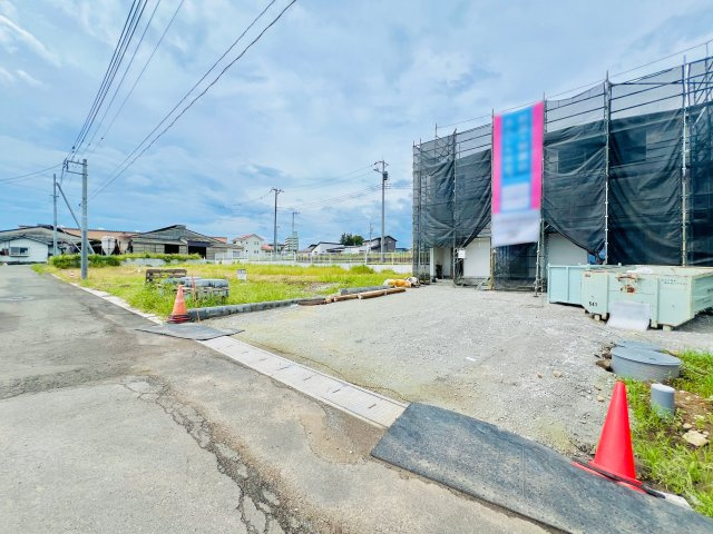 高崎市箕郷町上芝の前面道路含む現地写真|暮らしやすい住環境◎