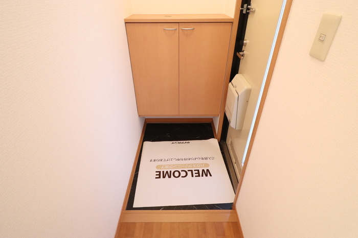 コンフォール布津原の玄関|シューズボックス付きの玄関です♪