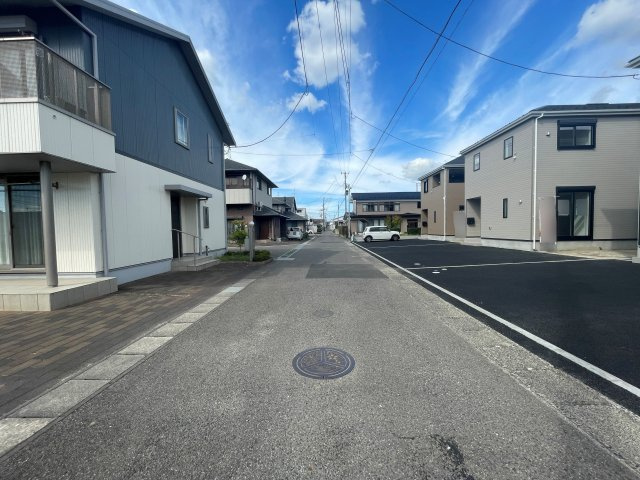 新築戸建・新築建売　郡山市字賀庄【制震＋耐震】桜小・郡山三中の周辺|車通りが少なく静かな住宅街に立地♪前面道路も穏やかな雰囲気でゆったりとした暮らしができます♪