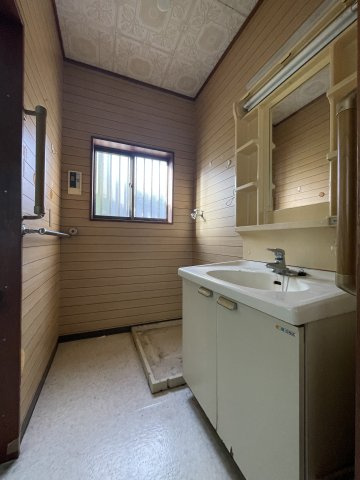 中古戸建・中古住宅　白河市泉田袖ヶ久保　平屋建て　小田川小・東北中の独立洗面台