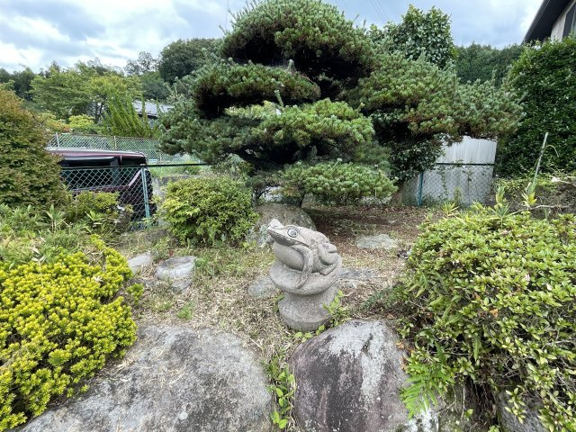 中古戸建・中古住宅　白河市泉田袖ヶ久保　平屋建て　小田川小・東北中の庭|庭石などを活用して自分好みの日本庭園を造ってみませんか？