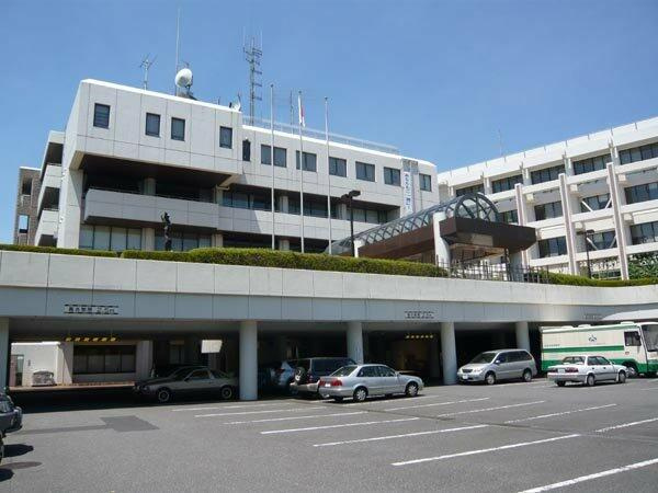 多摩市役所まで918m