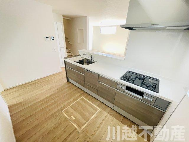 スーパー近くて買い物しやすいのキッチン|駅やご自宅からの送迎賜ります