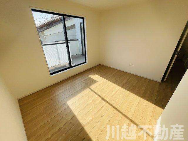 スーパー近くて買い物しやすいの洋室|お金の事、教えます