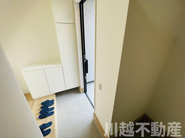 スーパー近くて買い物しやすいの玄関|このサイトからは24時間ご連絡が可能です