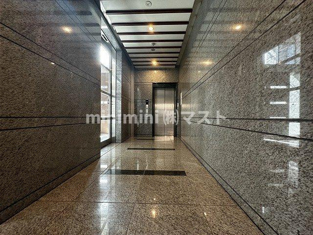 グランデ元町のロビー