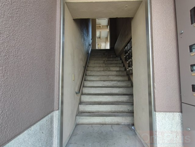 城内マンションのエントランス