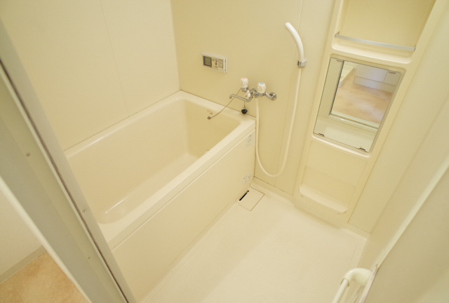 ラムール住吉の浴室