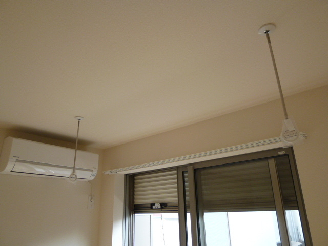 グランモンテのその他|★防犯シャッター　室内物干しフック★