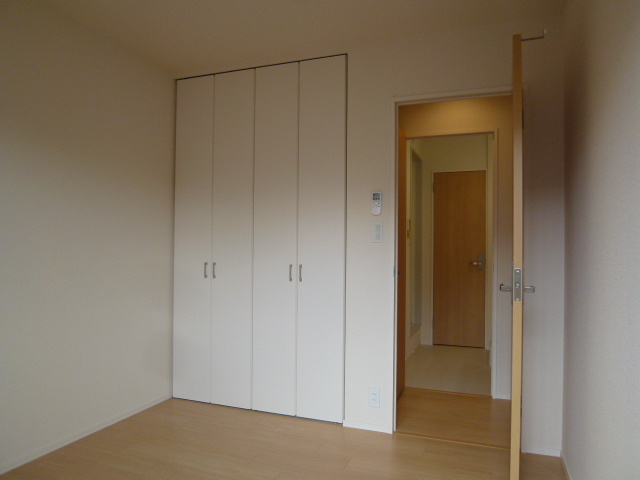 グランモンテの寝室|★キレイなフローリングのお部屋です★