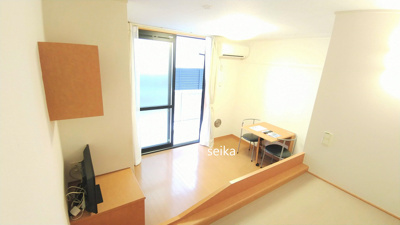 【居間・リビング】 | α | 1Fフローリング
2Fカーペット