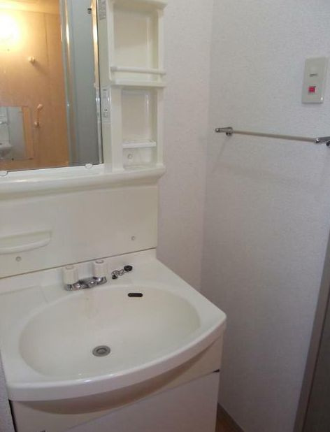 CLIO COURT 21の洗面所|別号室の参考写真です。