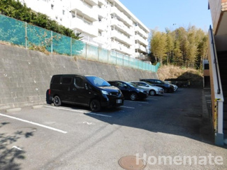【駐車場】