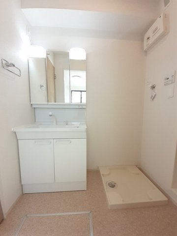 スリープレイスナインの洗面所|広い洗面スペース