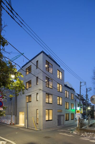 豊島区池袋本町１丁目の賃貸マンションの外観