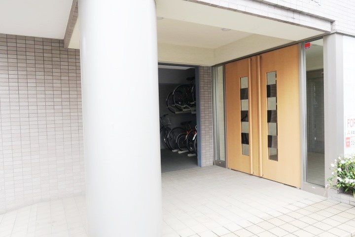 スリーブライト川口幸町のエントランス