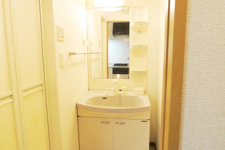 スリーブライト川口幸町の独立洗面台|※イメージ別号室の参考写真です。