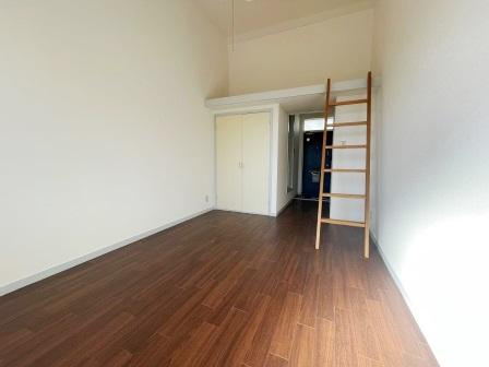 カーサ・ソーレの居間・リビング|ゆったりとした居間です