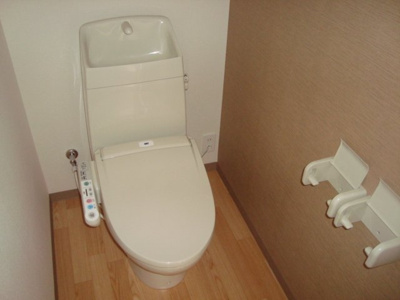 【トイレ】 | ｍａｃａｒｏｎ（マカロン） | ＷＣ（シャワー付トイレ）