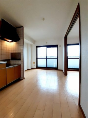 【居間・リビング】 | ベルラン８８ | ゆったりとした居間です