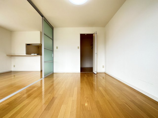 ラ・ティーダの内装