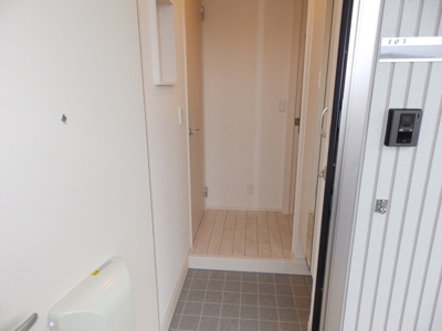 【玄関】 | グリッター・プルース | 玄関 飾り小窓付き