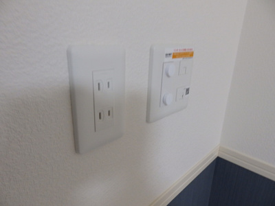  | グリッター・プルース | インターネット無料！スイッチ コンセントは腰高に設定