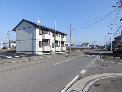  | グリッター・プルース | 南面道路で陽当り確保！