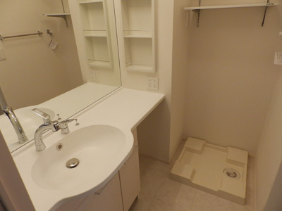  | グリッター・プルース | 大型鏡です